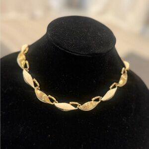 Elegant Gold and Cream Necklace